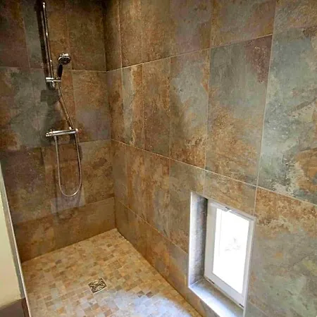 La Cour De Berthe Est Apartamento