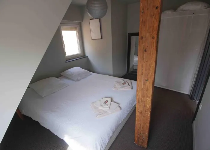 La Cour De Berthe Est *